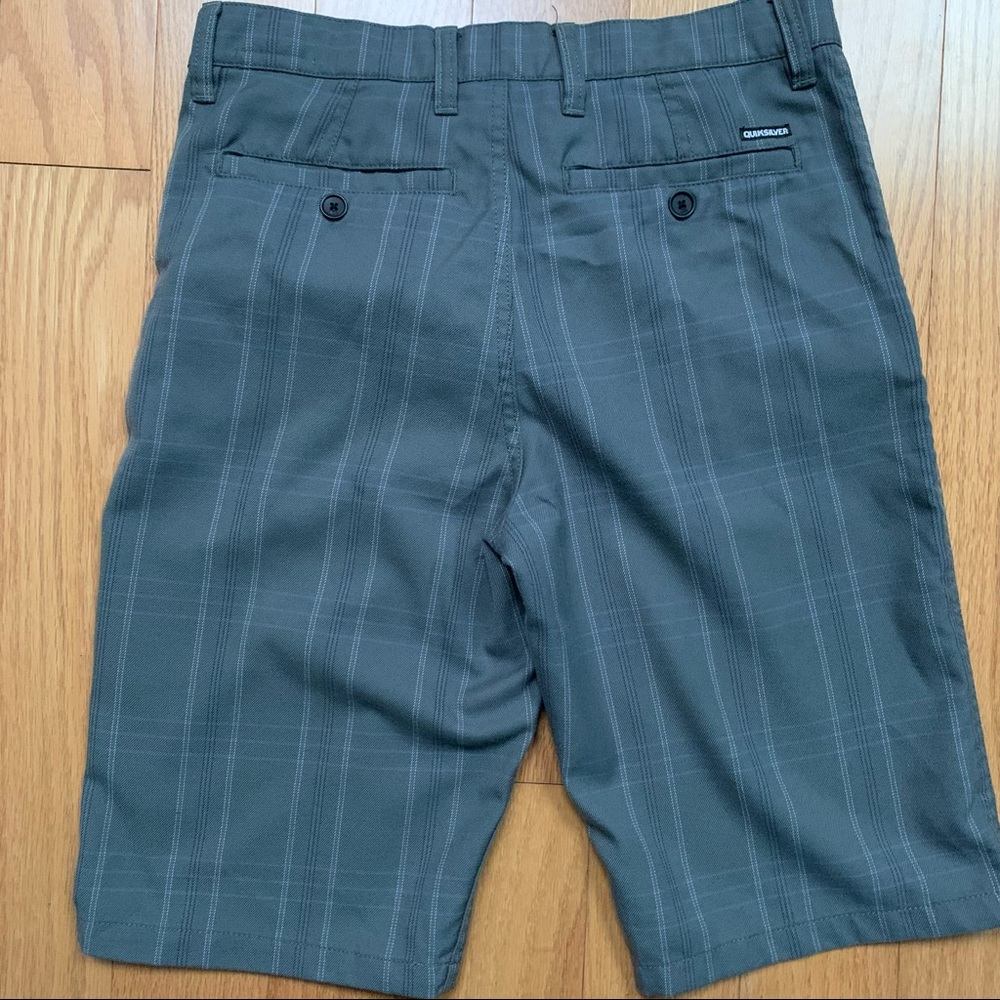 Quicksilver Shorts - Picture 2 of 6